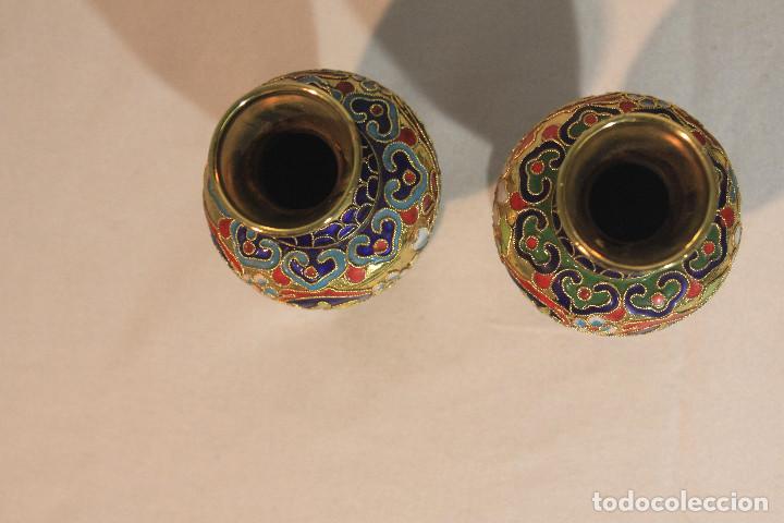 Vintage: PAR JARRONES CLOISONNE PEANA DE MADERA - Foto 4