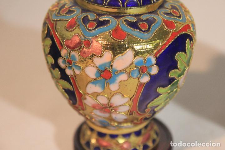 Vintage: PAR JARRONES CLOISONNE PEANA DE MADERA - Foto 6