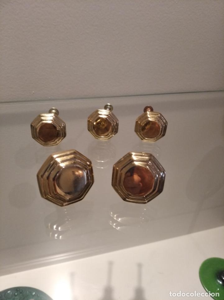 Vintage: Cinco tiradores mueble metal solido dorado