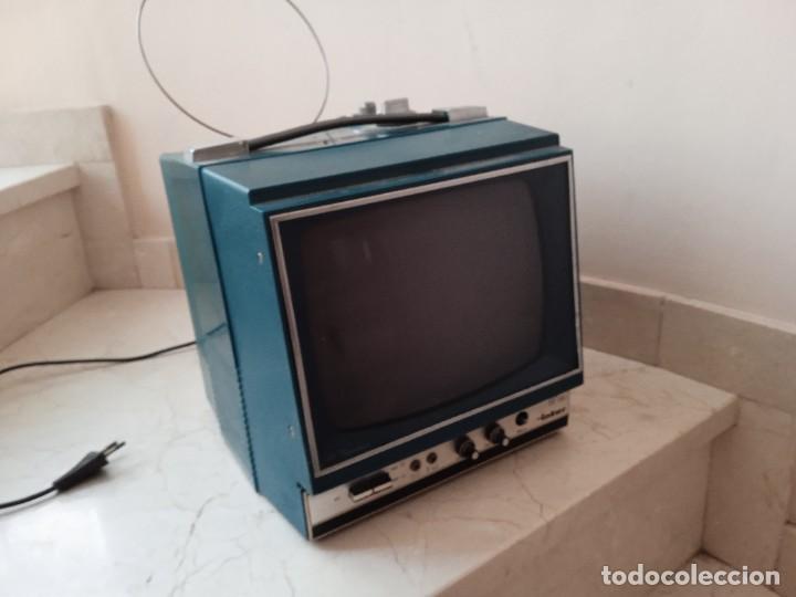 Ascensor Gastos de envío mundo antiguo televisor intel 9” gl funcionando. deco - Buy Other vintage objects  on todocoleccion