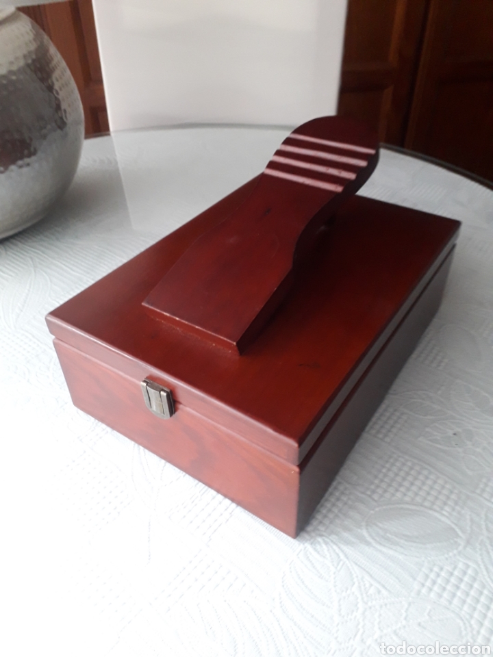 Vintage: Caja limpia zapatos muy antigua
