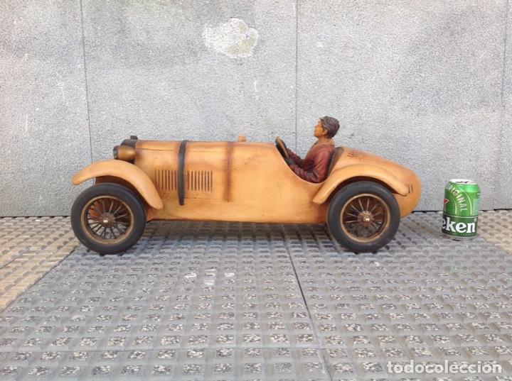 Vintage: Antiguo coche origina de gran tama&ntilde;o