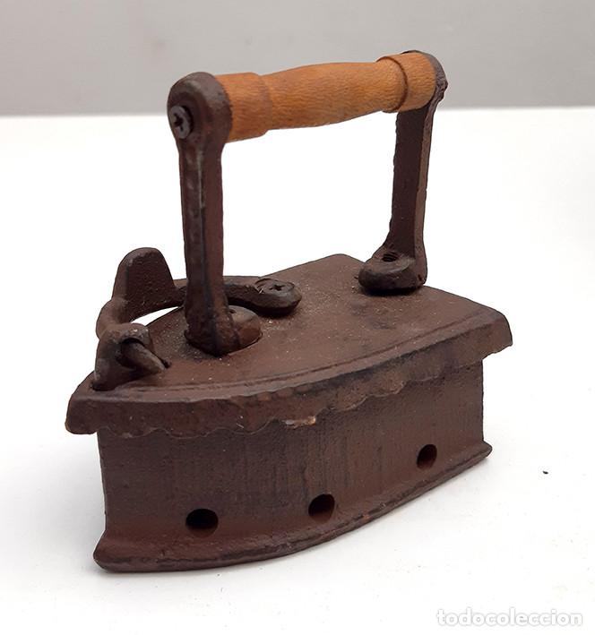 Vintage: Plancha de Hierro, carbon. Muy buen estado, nueva. De medidas reducidas, no es grande