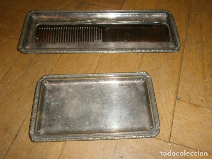 Vintage: Peine antiguo 20 cm. parte superior alpaca, 2 bandejitas de tocador 23x9 cm. y 14.5X8.5 cm.