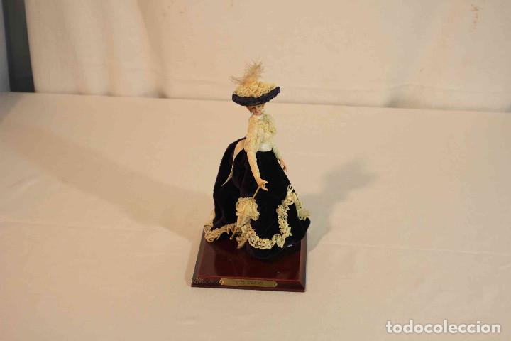 Vintage: MU&Ntilde;ECA ALICIA SIGLO XIX - Foto 1