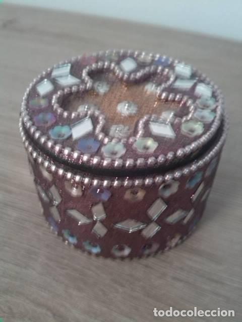 Vintage: Caja joyero redondo dise&ntilde;o hind&uacute; 6,5 cm di&aacute;metro