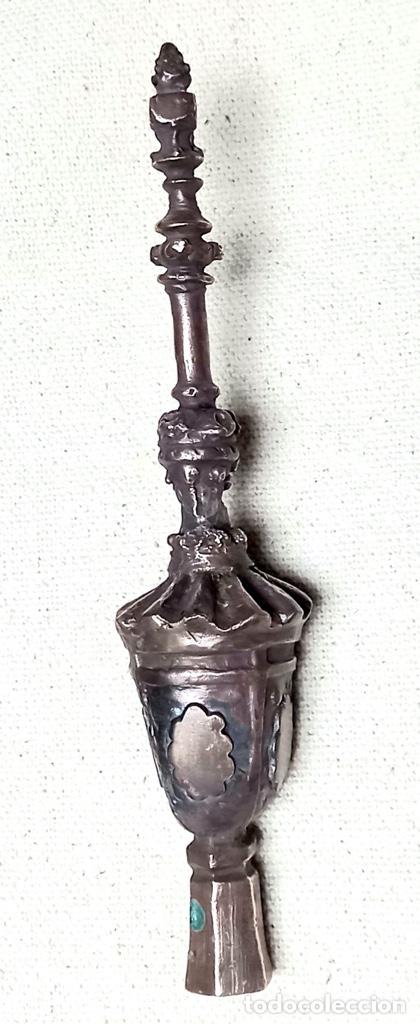 Vintage: Modelo fundido en bronce de una r&eacute;plica de la Farola de Canaletas de Barcelona