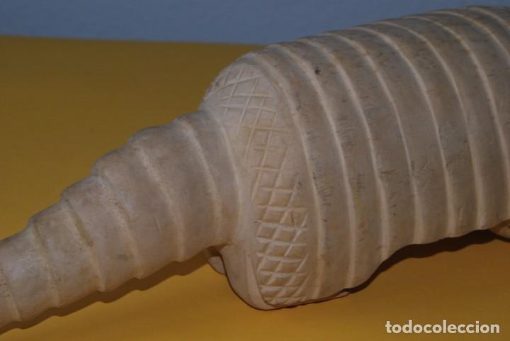 Vintage: FIGURA DE MADERA DE BALSA - ARMADILLO - 50 CM - Foto 6