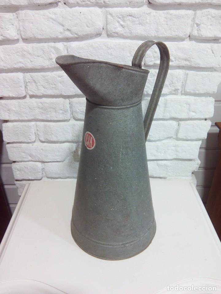 Vintage: ANTIGUA JARRA DE ZINC - Foto 1