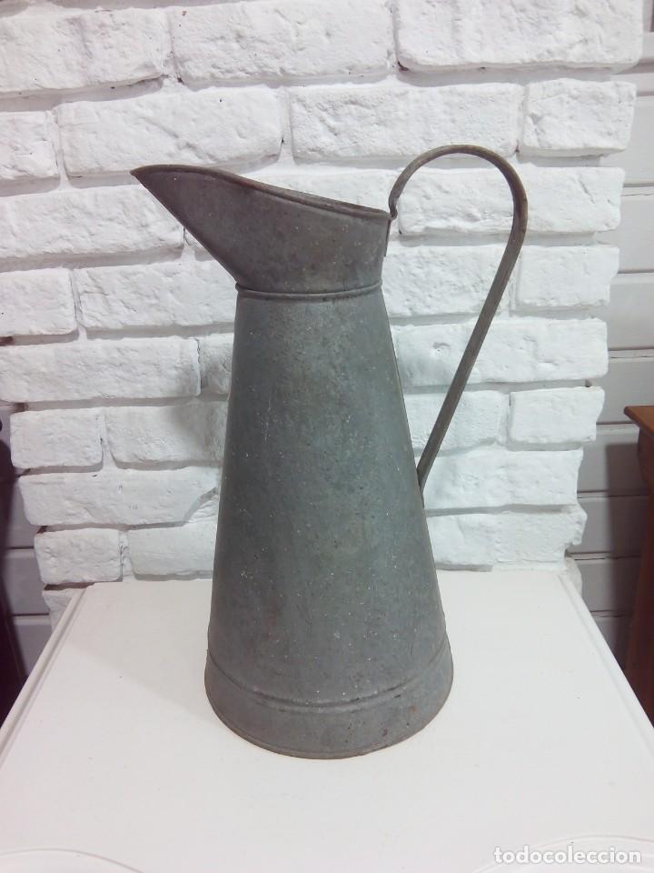 Vintage: ANTIGUA JARRA DE ZINC - Foto 2