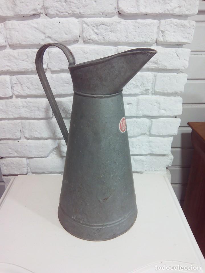 Vintage: ANTIGUA JARRA DE ZINC - Foto 4