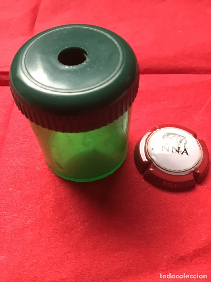 Vintage: Sacapuntas con recogedor. - Foto 2