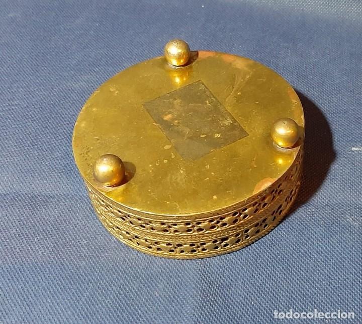 Vintage: Antiguo reposabotellas de bronce - Foto 3