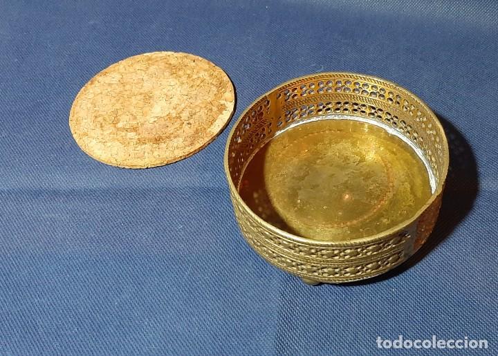 Vintage: Antiguo reposabotellas de bronce - Foto 4