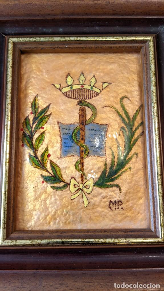 Vintage: EMBLEMA ESCUDO MEDICO ESMALTADO - Foto 2