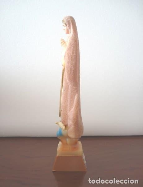 Vintage: Figura de la Virgen de F&aacute;tima en pl&aacute;stico t&eacute;rmico - Foto 2