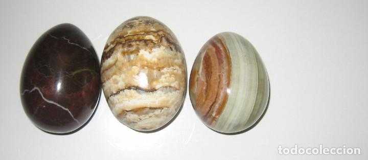Vintage: TRES HUEVOS DE PIEDRA.