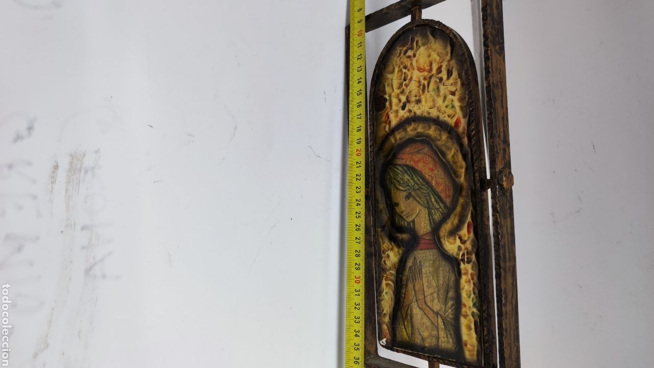 Vintage: Portavirgen jovencita, tambi&eacute;n puede servir de portaretrato, es met&aacute;lico, hierro.Muy hermoso.