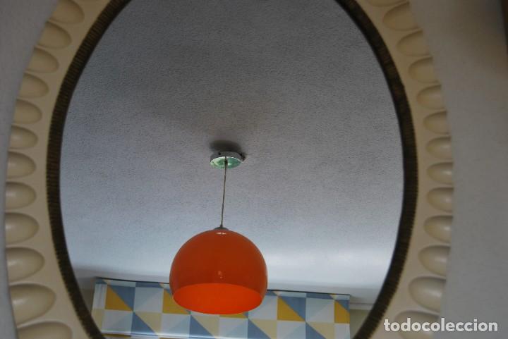 Vintage: ESPEJO DE PARED - PL&Aacute;STICO - A&Ntilde;OS 50 - Foto 5