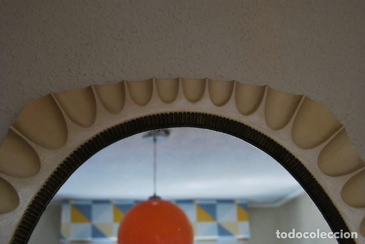 Vintage: ESPEJO DE PARED - PL&Aacute;STICO - A&Ntilde;OS 50 - Foto 15