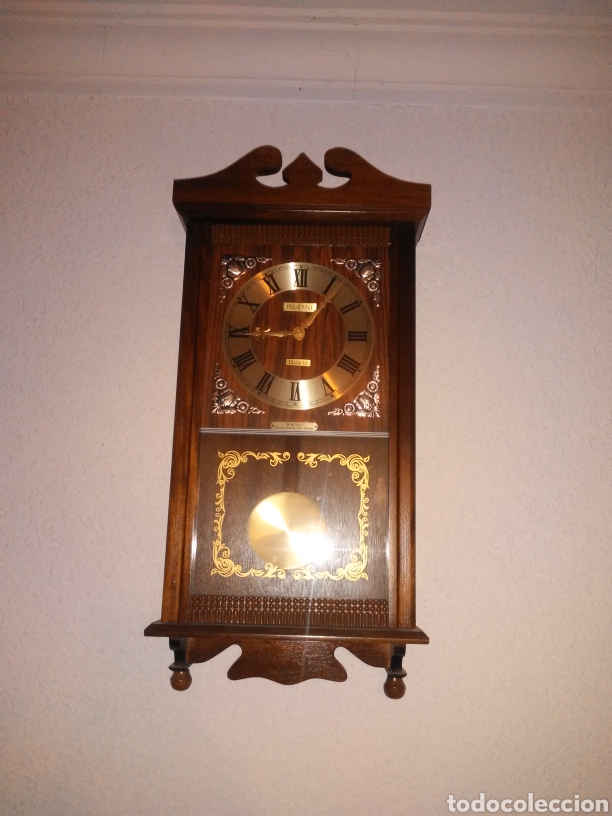 Vintage: Reloj de pared de pila gruesa funcionando