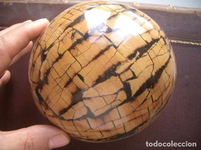 Vintage: Bola de madera lacada.