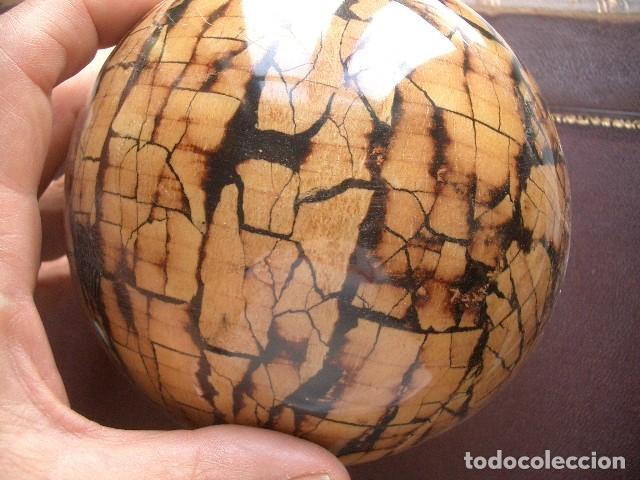Vintage: Bola de madera lacada. - Foto 2