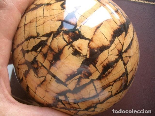 Vintage: Bola de madera lacada. - Foto 3