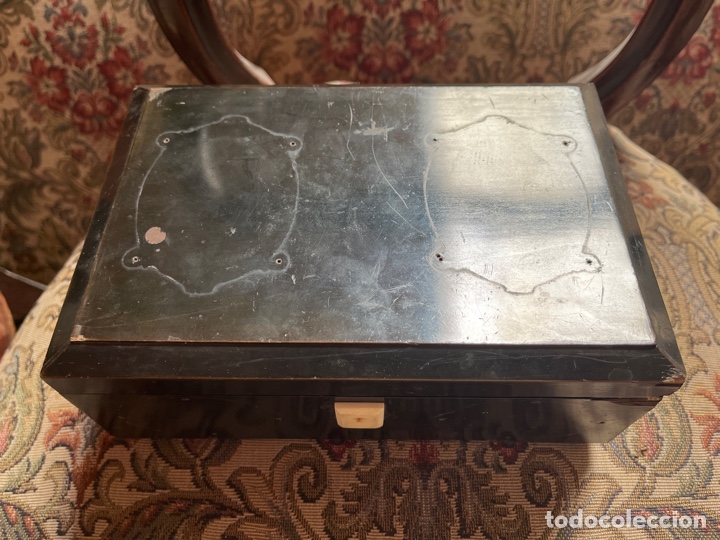 Vintage: Caja de madera lacada en negro para restaurar - Foto 2