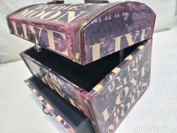 Vintage: JOYERO-MALET&Iacute;N (LETRAS ) MADERA asa - Foto 2