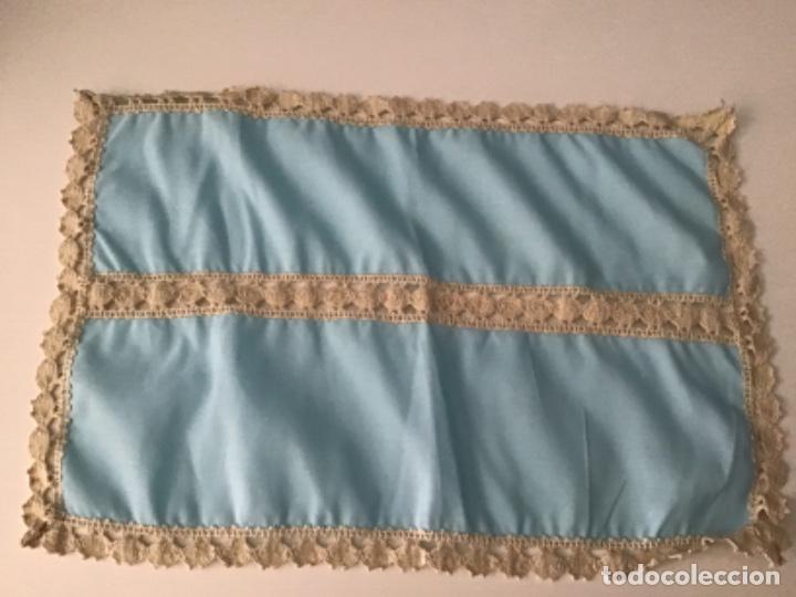 Vintage: PEQUE&Ntilde;O PA&Ntilde;ITO AZUL CON PUNTILLA BEIG