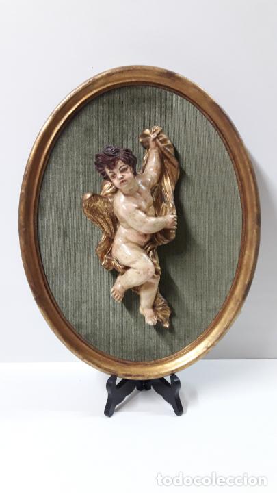 Vintage: PRECIOSO CUADRO OVALADO CON LA FIGURA DE UN QUERUBIN REALIZADO EN ESCAYOLA . ALTURA 43 CM
