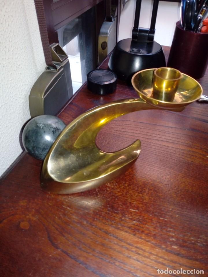 Vintage: Candelero porta velas dise&ntilde;o en bronce 1054 gr. medida 20X10 altura 12 cm.