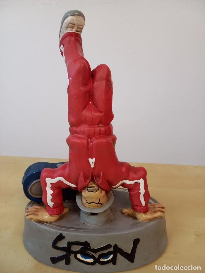 Vintage: FIGURA DE YESO DE LA MARCA SPOON. BAILARIN DE BREAK DANCE - Foto 1