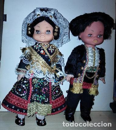 Vintage: Mu&ntilde;eca y mu&ntilde;eco con atuendo Charro. Siglo XX. 35 cm