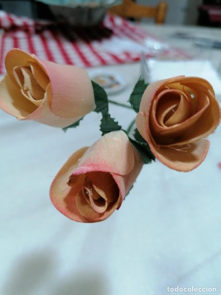 Vintage: C 15 - Tres rosas de madera. - Foto 2