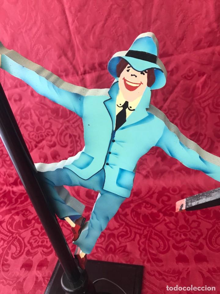 Vintage: ORIGINAL L&Aacute;MPARA GENE KELLY SOBREMESA EN MADERA. A ESTRENAR