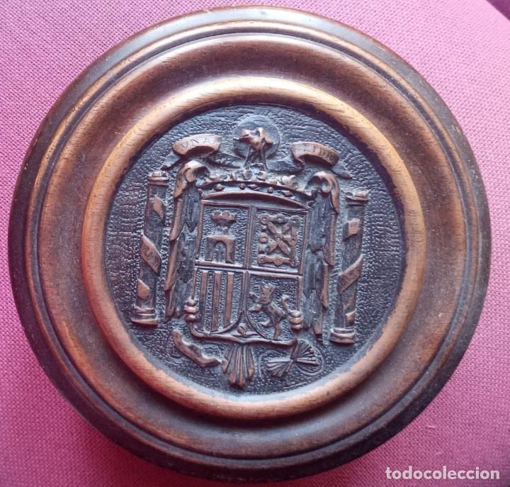 Vintage: Joyero madera escudo yugo y flecchas - Foto 1