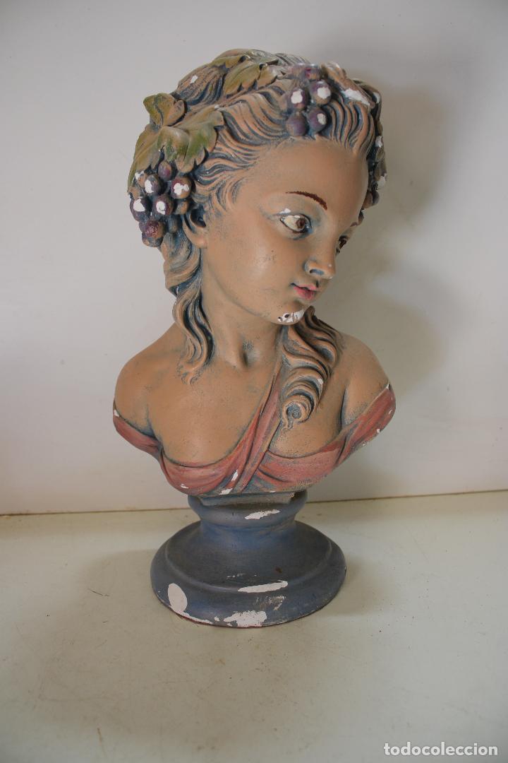 Vintage: alegoria a la vendimia, busto de mujer en escayola