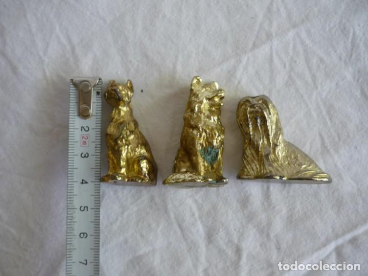 Vintage: 8 figuras de perros en plomo dorado - Foto 6