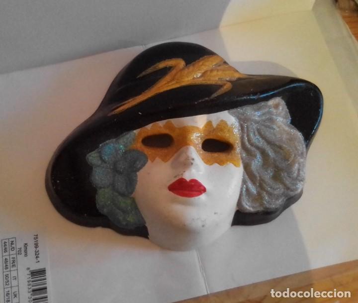 Vintage: M&aacute;scara decorativa de barro pintada a mano.