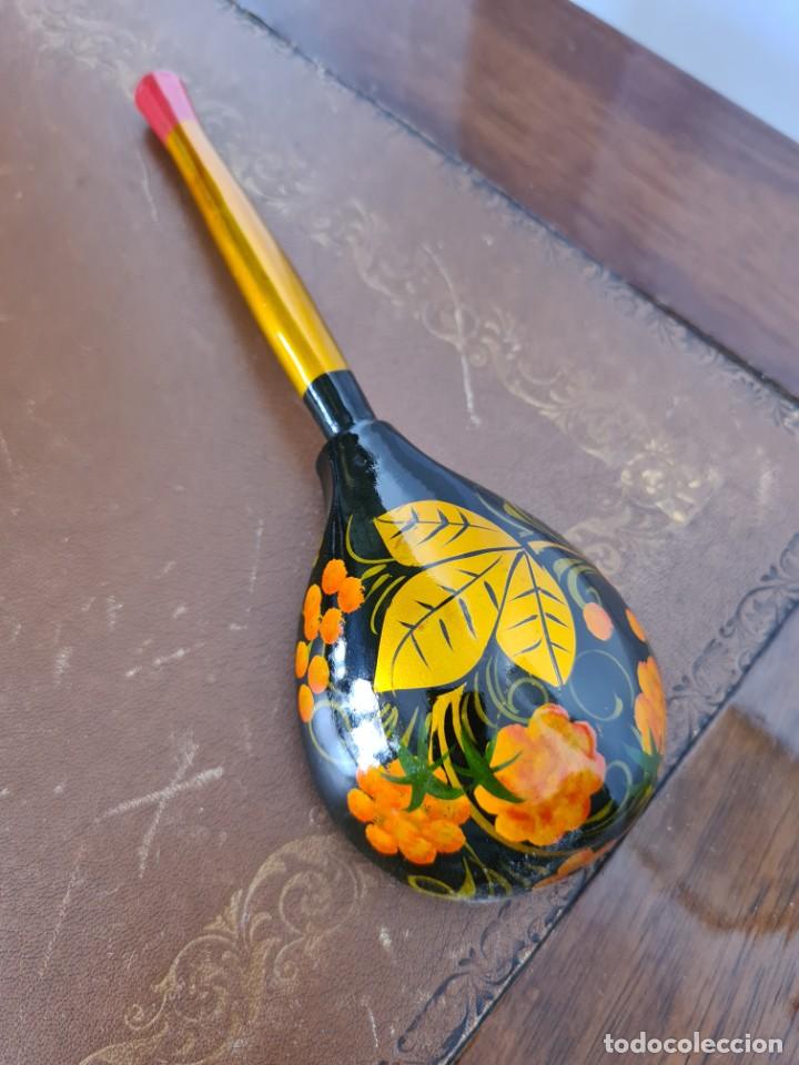 Vintage: CUCHARA RUSA DE MADERA PINTADA A MANO - Foto 2