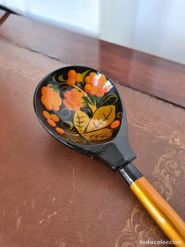 Vintage: CUCHARA RUSA DE MADERA PINTADA A MANO - Foto 3
