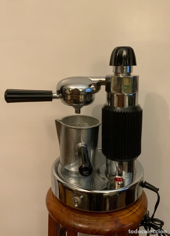 Vintage: ELECTRO CAFETERA PRESS 125V A&Ntilde;OS 50 - Foto 4