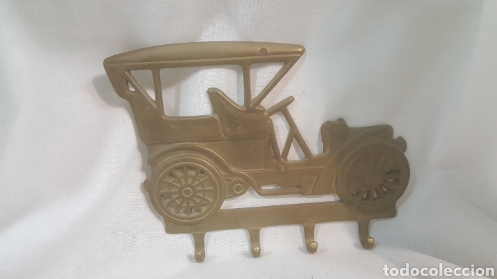 Vintage: COLGADOR DE BRONCE CON FORMA DE COCHE ANTIGUO
