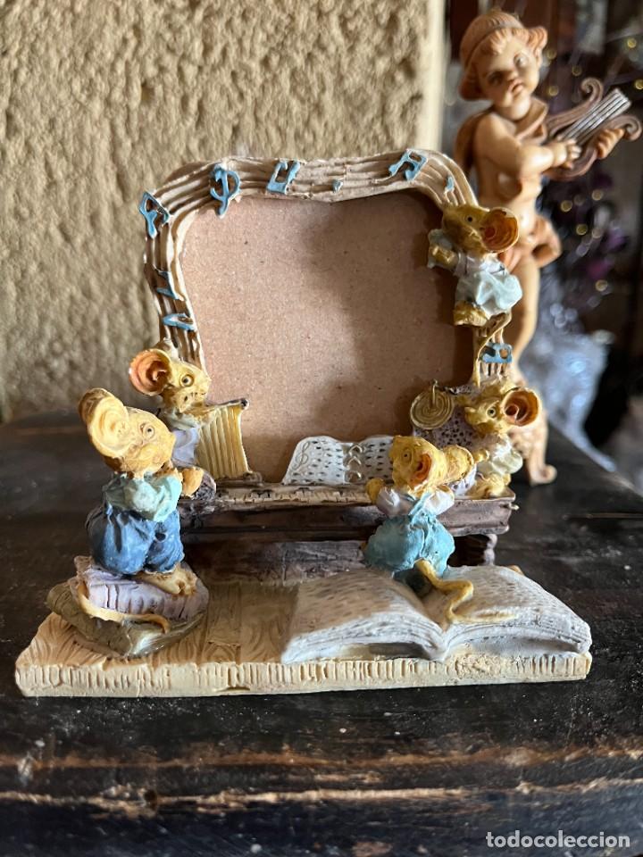 Vintage: MARCO EN RESINA CON RATONCITOS. MUY SIMP&Aacute;TICO.