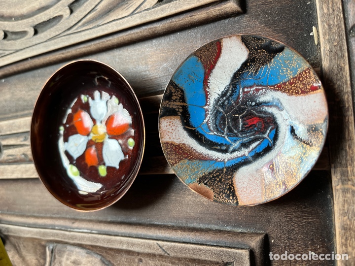 Vintage: Dos peque&ntilde;os platitos esmaltados de metal, muy bonitos.