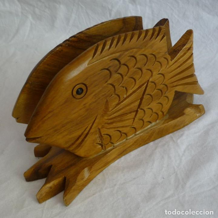 Vintage: Servilletero en forma de pez tallado en madera