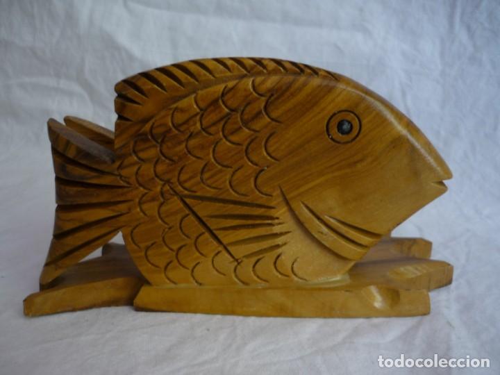 Vintage: Servilletero en forma de pez tallado en madera - Foto 4