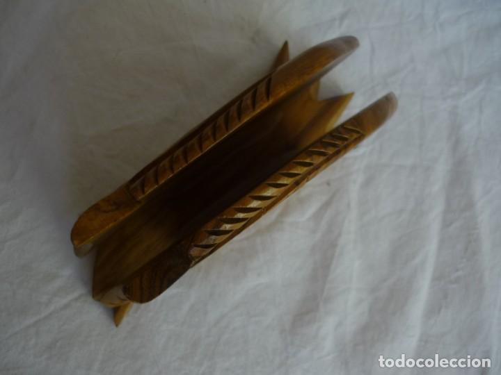 Vintage: Servilletero en forma de pez tallado en madera - Foto 5
